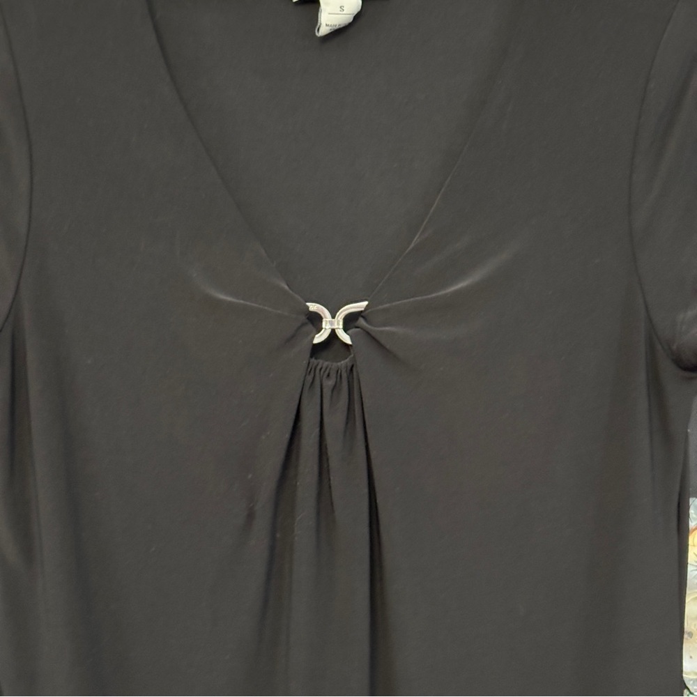 White House Black Market Black Ring Accent V-Neck Cap Sleeve Top Small - Picture 3 of 6